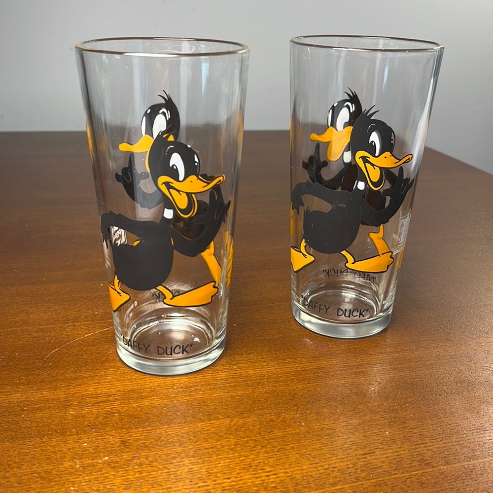 Vintage 1973 Daffy Duck Pepsi Colkector Series Set of 2